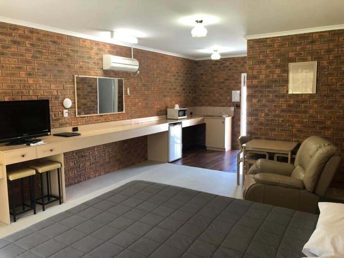 Settlement Motor Inn Deniliquin Zewnętrze zdjęcie