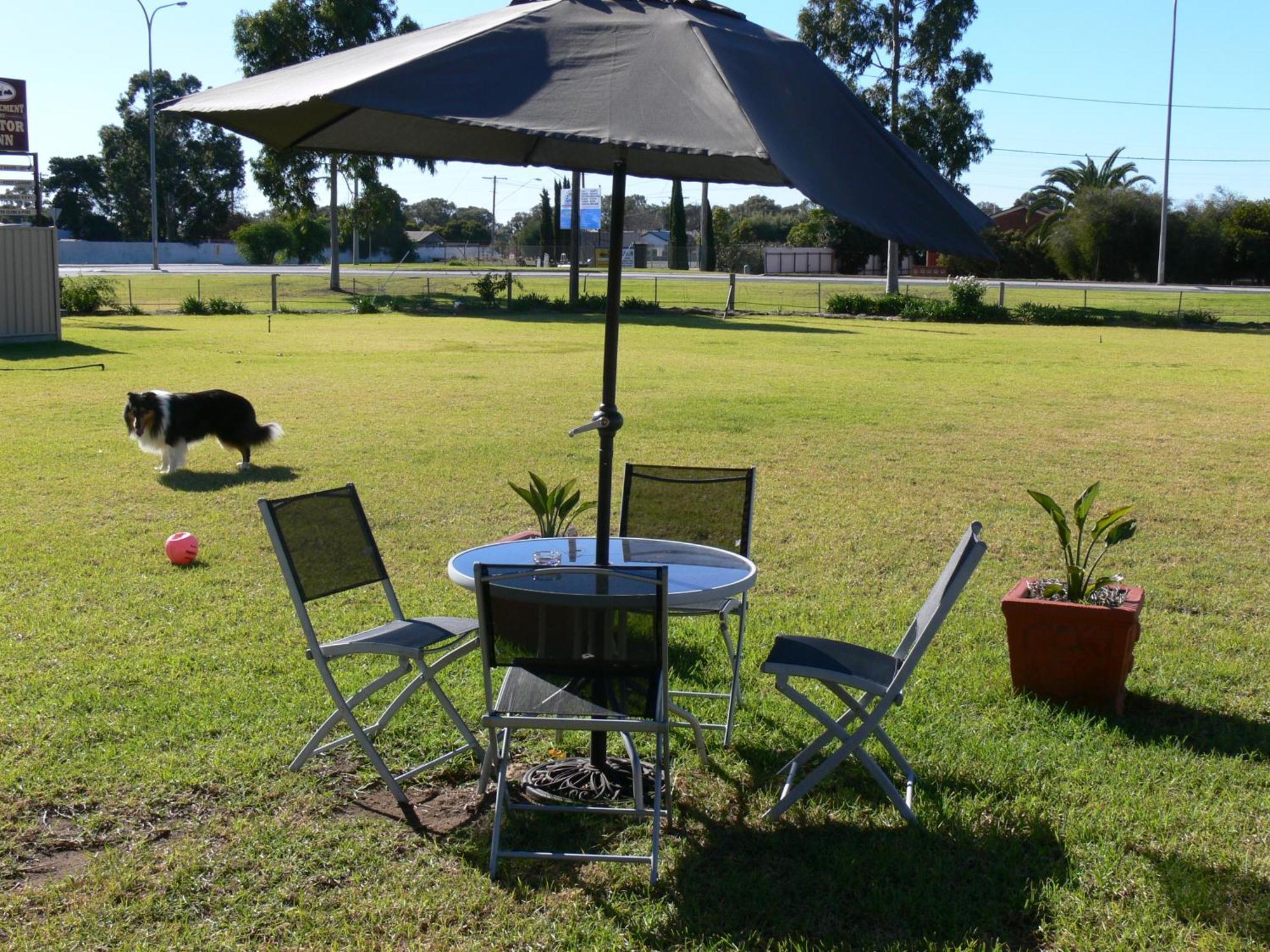 Settlement Motor Inn Deniliquin Zewnętrze zdjęcie