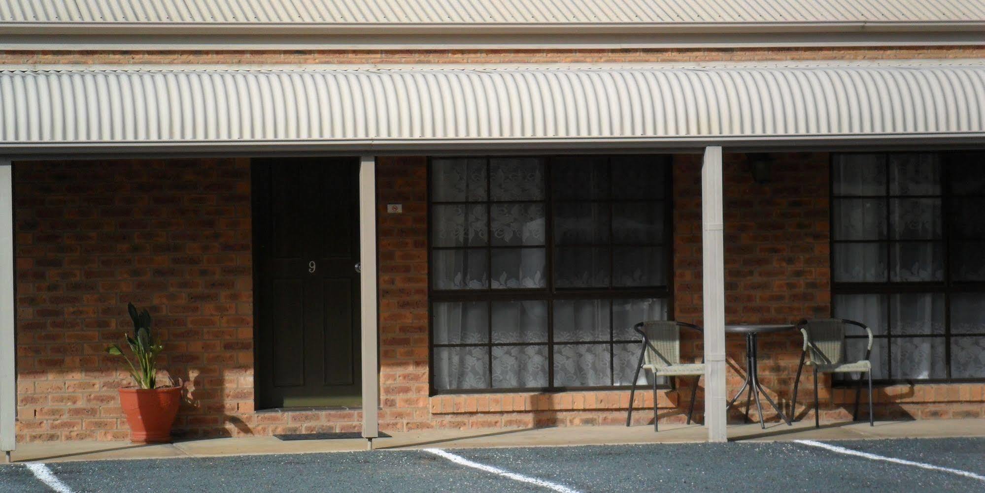 Settlement Motor Inn Deniliquin Zewnętrze zdjęcie