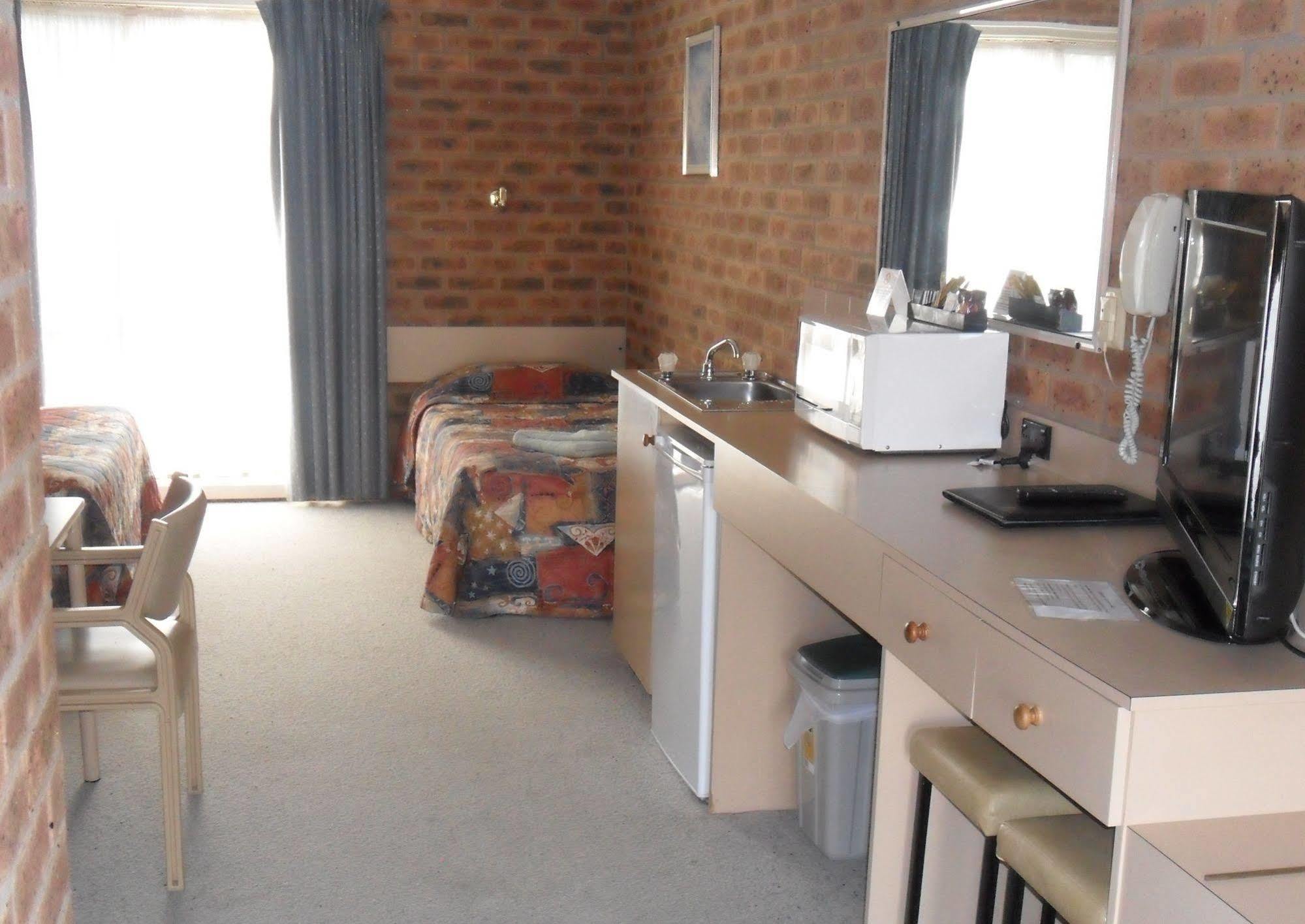 Settlement Motor Inn Deniliquin Zewnętrze zdjęcie