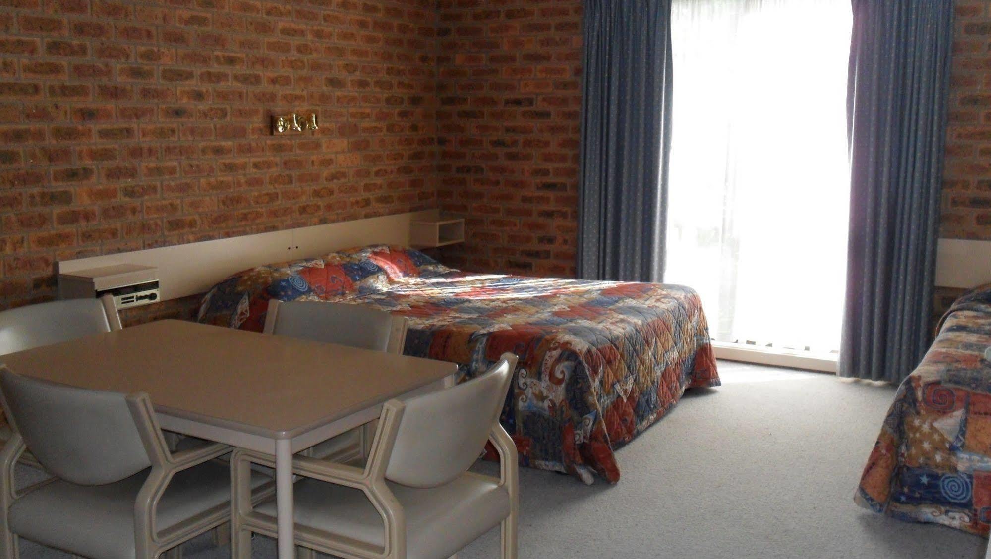 Settlement Motor Inn Deniliquin Zewnętrze zdjęcie