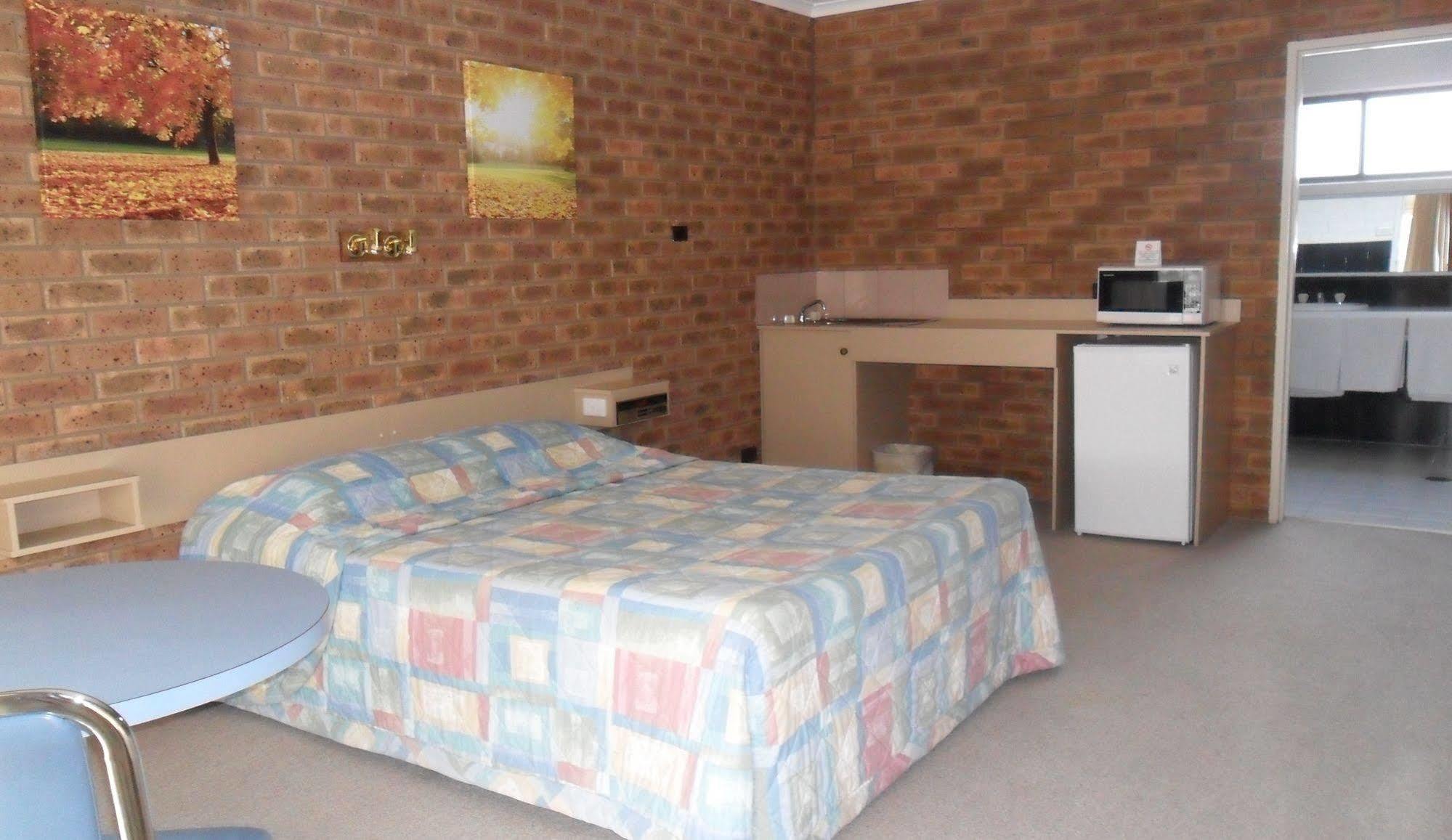 Settlement Motor Inn Deniliquin Zewnętrze zdjęcie