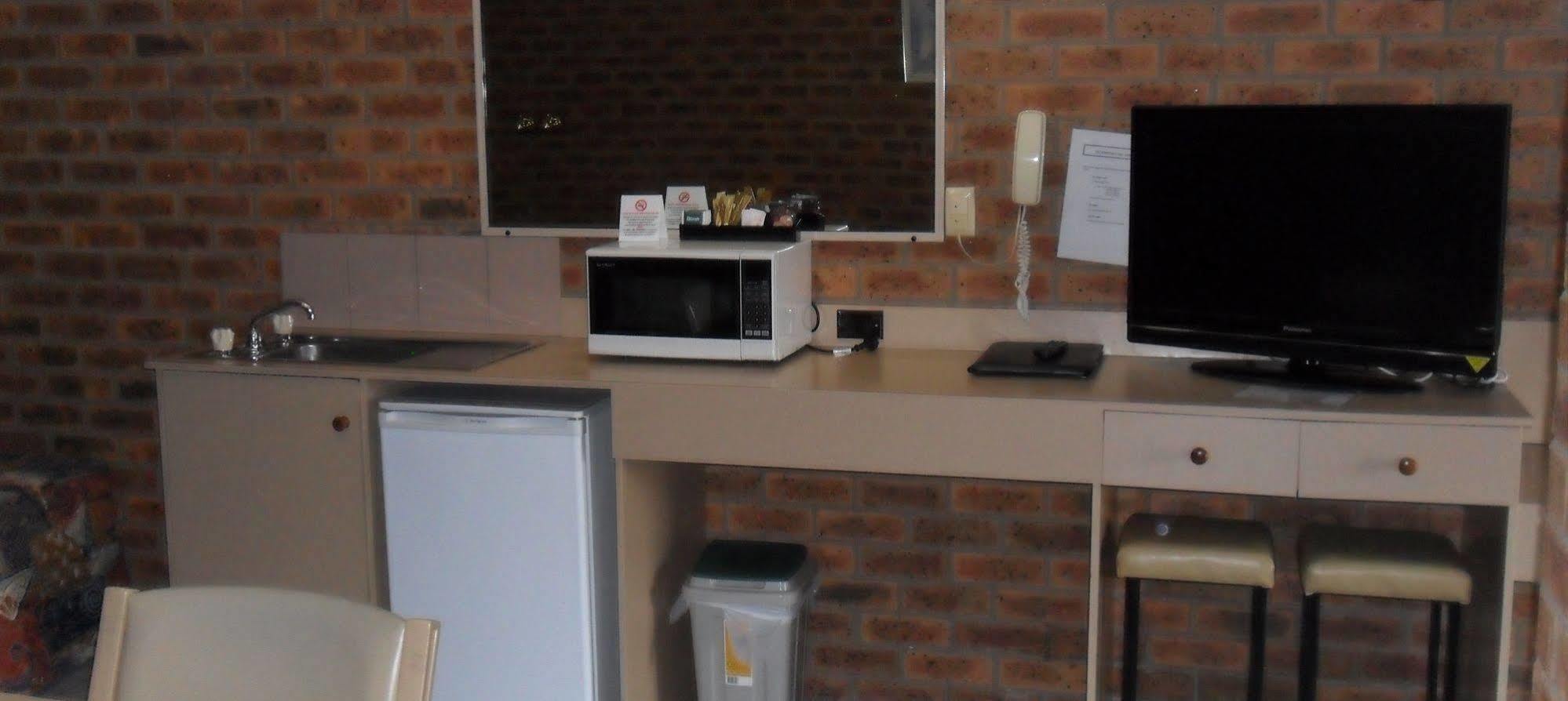 Settlement Motor Inn Deniliquin Zewnętrze zdjęcie